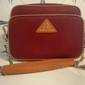 Arden Cove Crissy Full Crossbody with Slash Resistant Chain and Locking Clasps